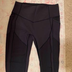*LIKE NEW Lululemon All The Right Places Leggings 28”